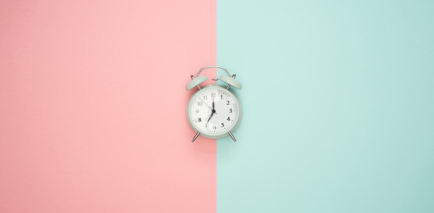 a picture showing time is valuable for online entrepreneurs who want to grow a strong business