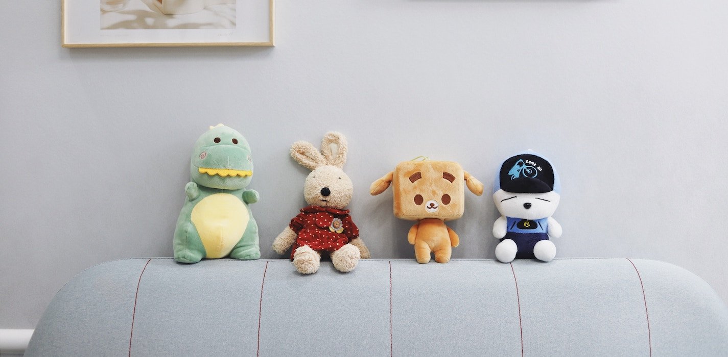 a picture introducing the story of Gund selling toys online