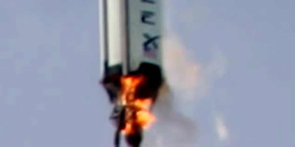 Photo of the first failed launch of Falcon 1