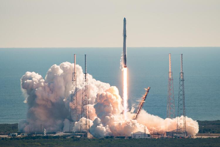 Photo of a successful launch of Falcon 1