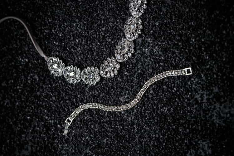 photo luxury jewelry necklace